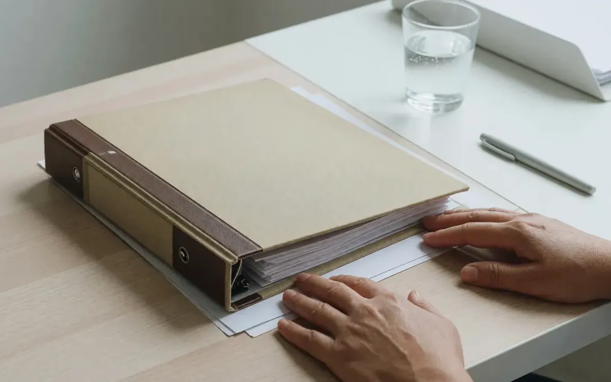 Straight answer posture — Apex11 editorial frame